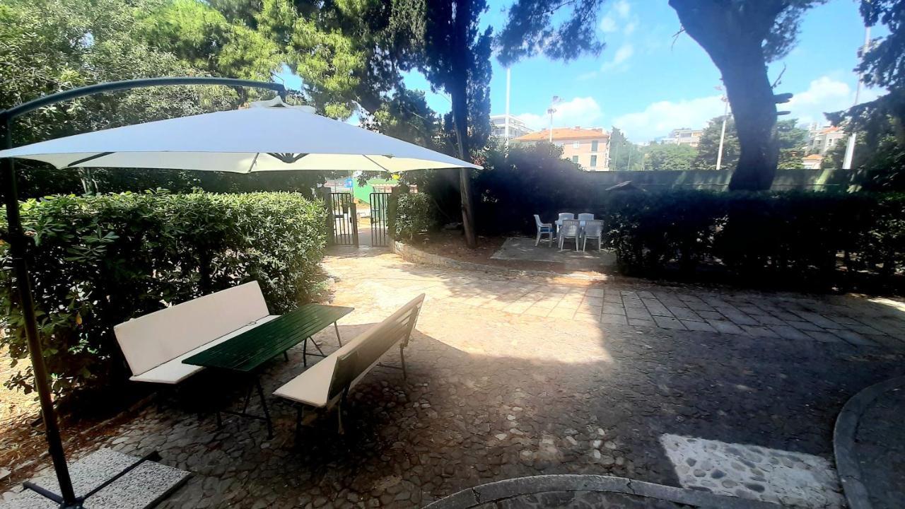 Old Captain's - In A Pine Wood By The Sea And Tennis Courts *