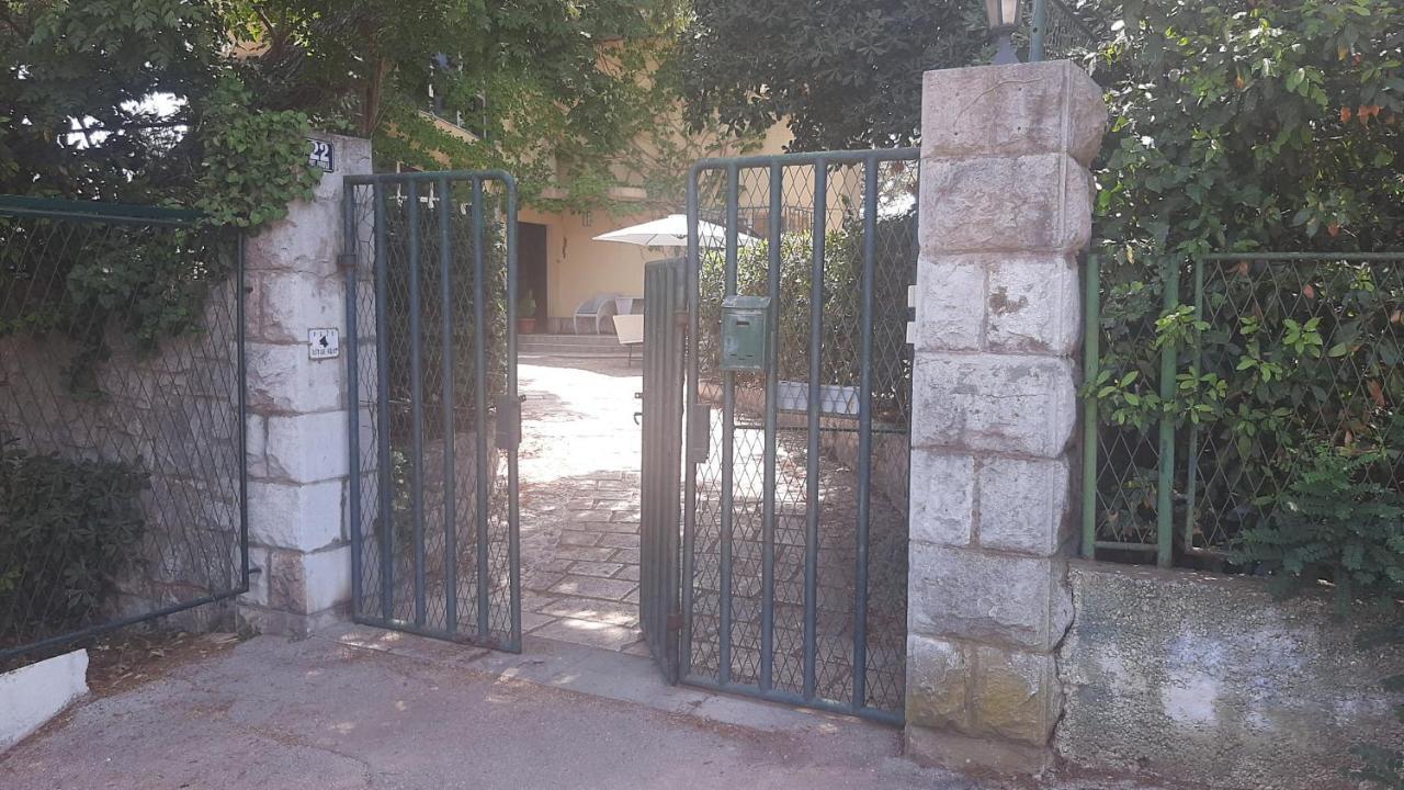 Old Captain's - In A Pine Wood By The Sea And Tennis Courts Apartment Split