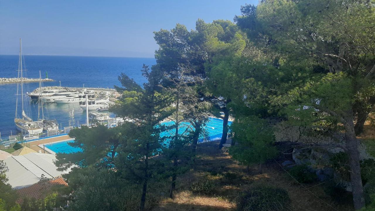 Apartment Old Captain's - In A Pine Wood By The Sea And Tennis Courts Split
