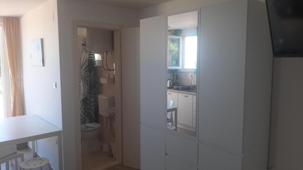 Old Captain's - In A Pine Wood By The Sea And Tennis Courts Apartment Split